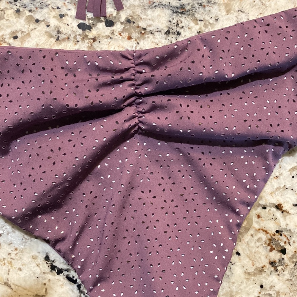 Purple bikini - Picture 3 of 3